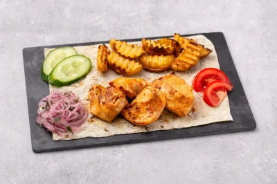 Шашлык из куриного филе с картофелем на мангале 