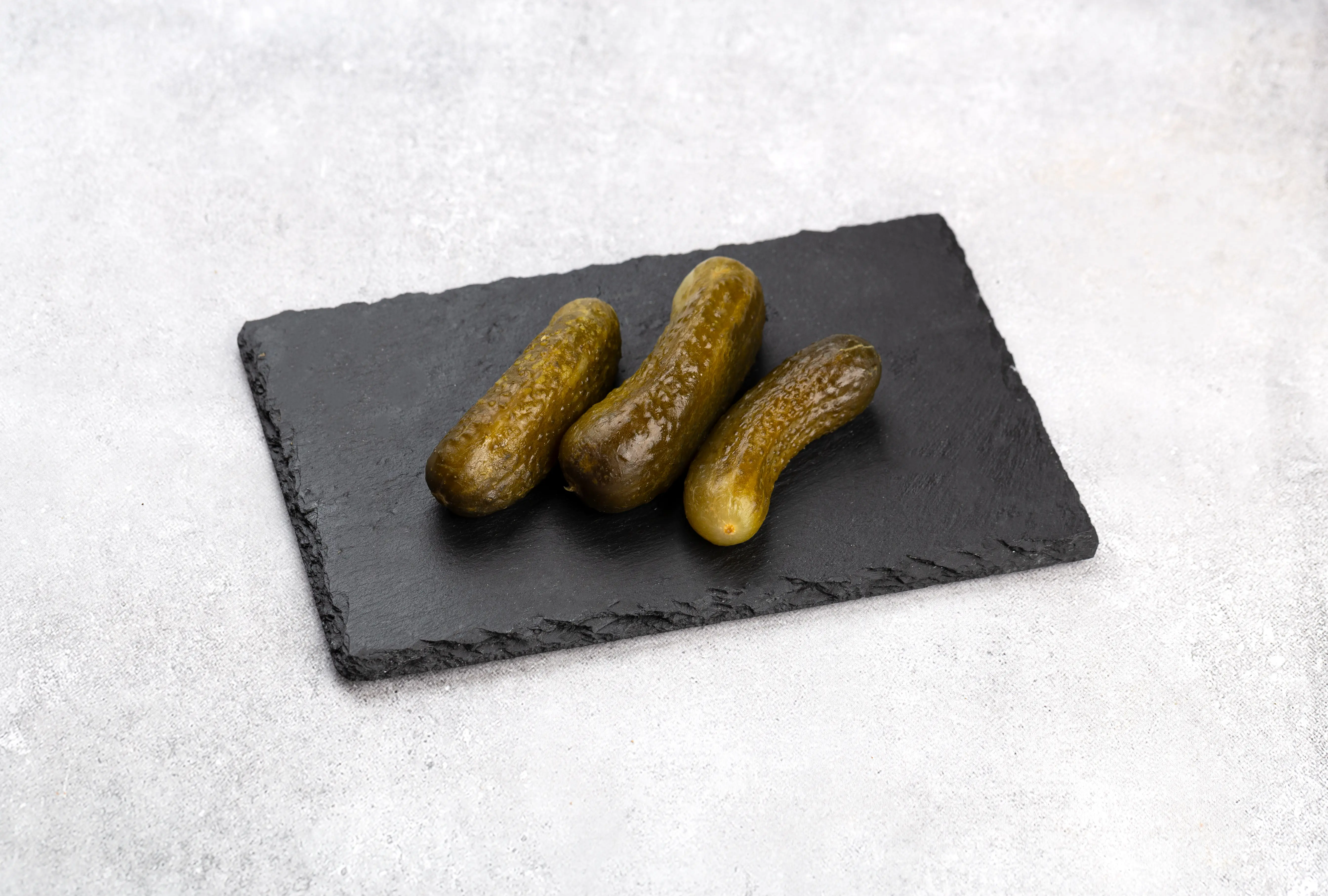 Соленые огурцы