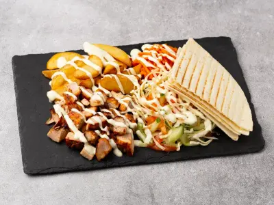 Шаверма на тарелке