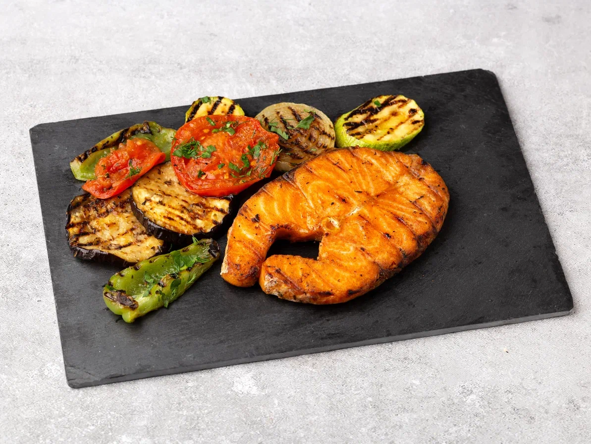 Семга с овощами гриль 