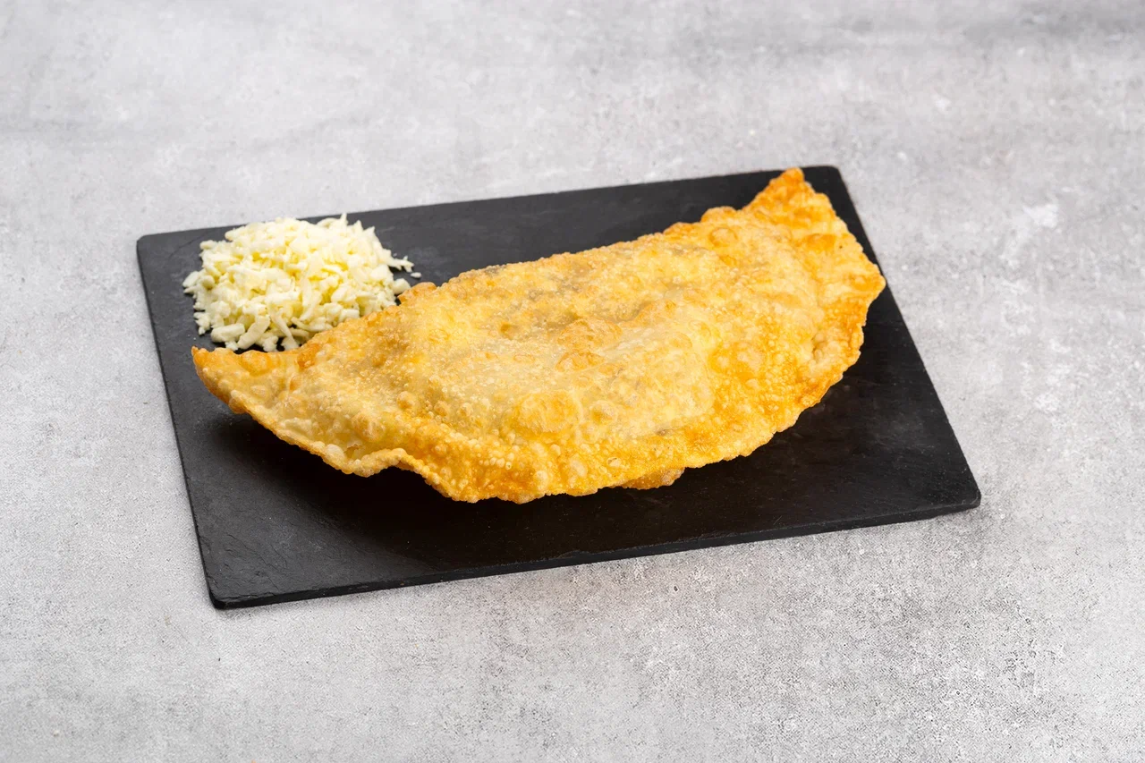 Чебурек с сыром